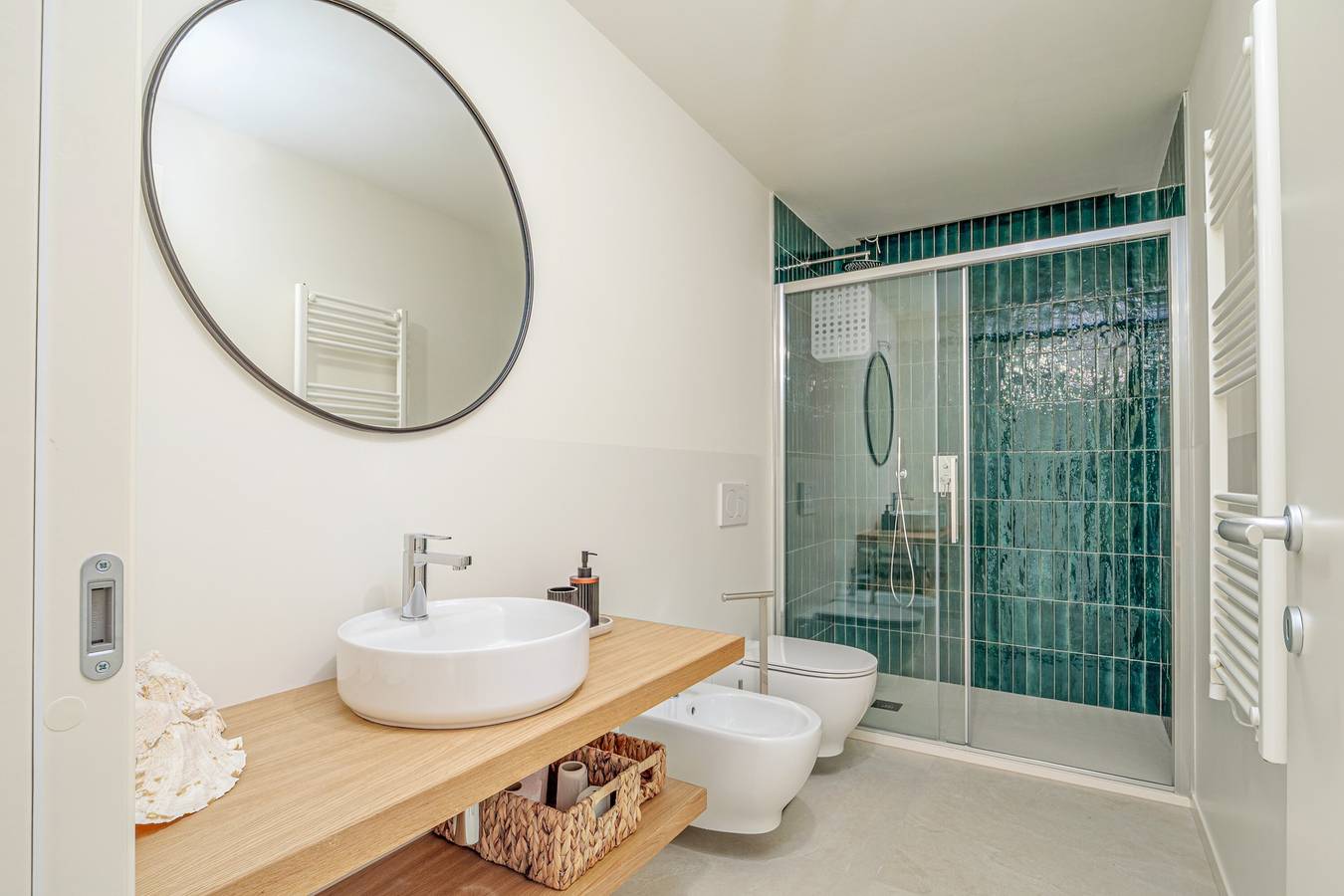 Entire apartment, Cala Sole Suite Apartment with Garden, Sea View, Wi-Fi, Air Conditioning in Baia Caddinas, Golfo Aranci