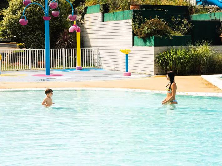 Mobil home pour 6 personnes, avec terrasse et piscine dans Plage de l'Ermitage - 3