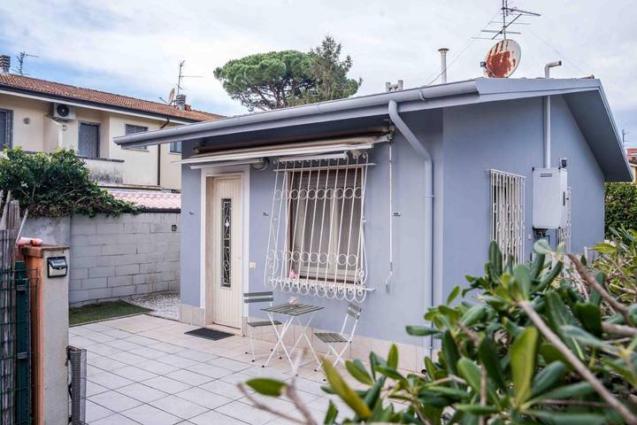 Location de vacances pour 5 personnes, avec vue et jardin dans Torre del Lago Puccini