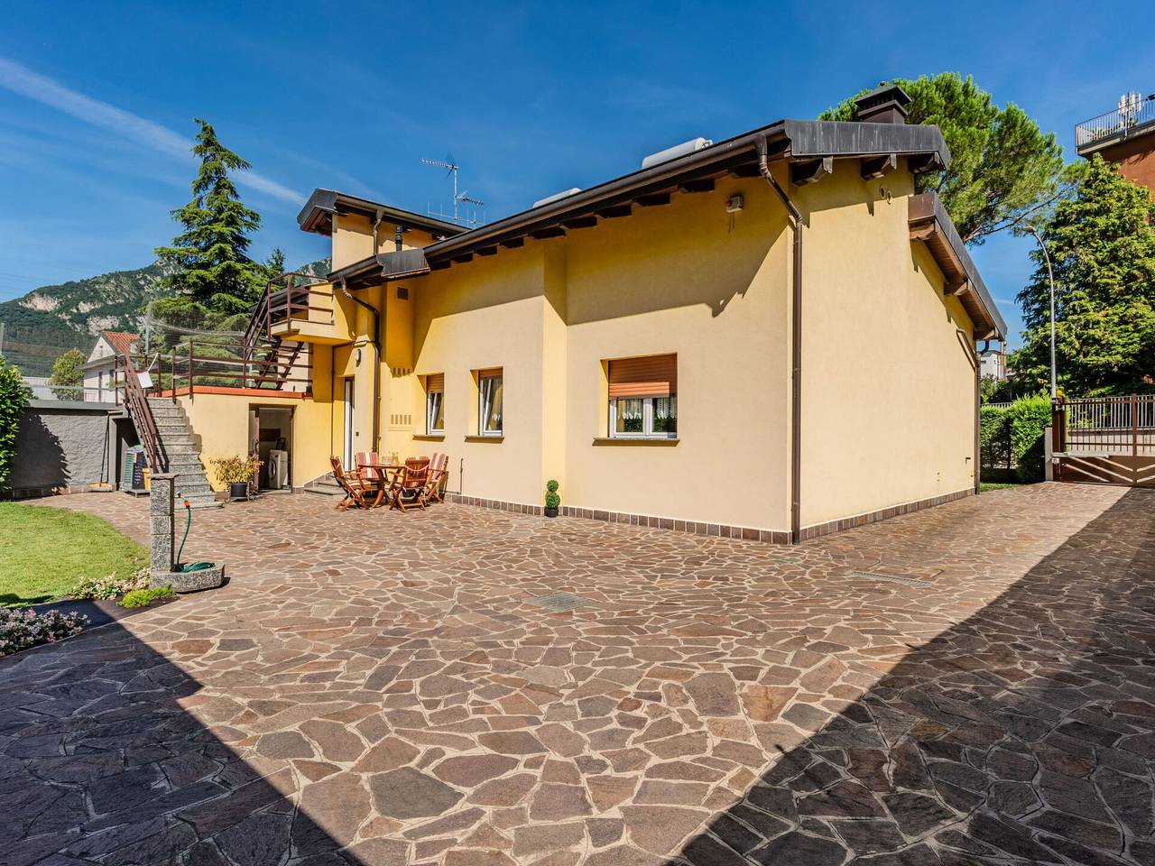 Apartamento entero, Villa Giulia - Villa Giulia 1.1 in Lecco, Alpes de Bérgamo Occidental