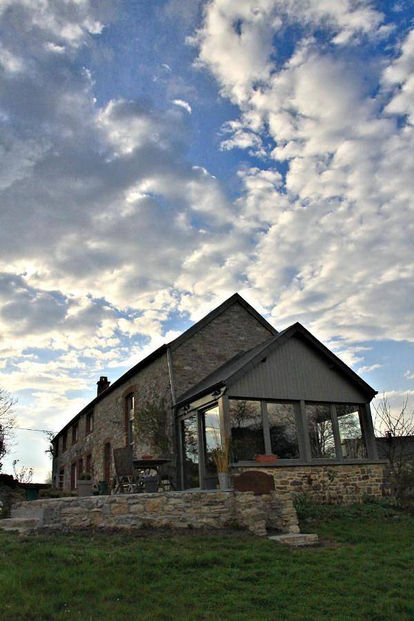 Location de vacances pour 8 personnes, avec Balcon et Terrasse ainsi que Jardin et Vue à Assesse