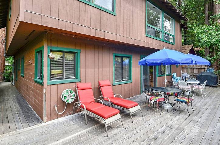 Log cabin for 8 people, with terrace, with pets in Russian River
