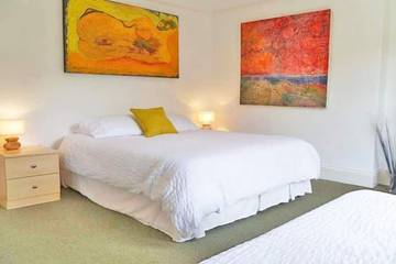 Holiday Rental for 20 People in Gosport, Hampshire, Photo 4