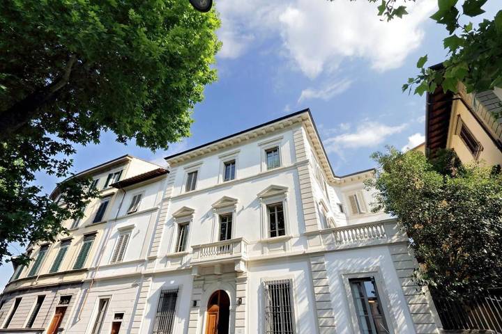 Large 1 Bedroom Apartment with Sofa Bed in Florencia, Provincia de Firenze