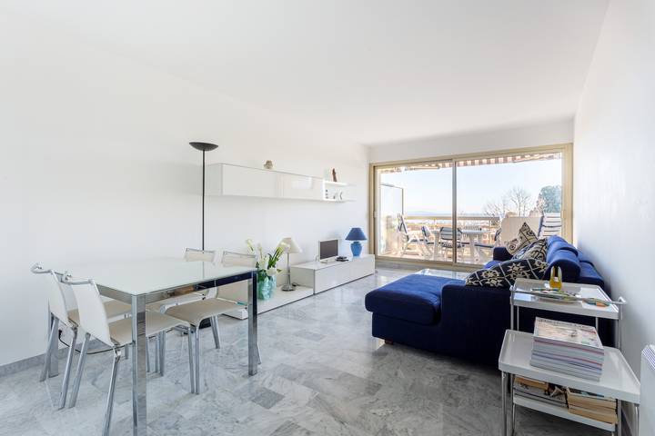 Ferienwohnung für 4 Personen, mit Balkon und Pool in Antibes - 2