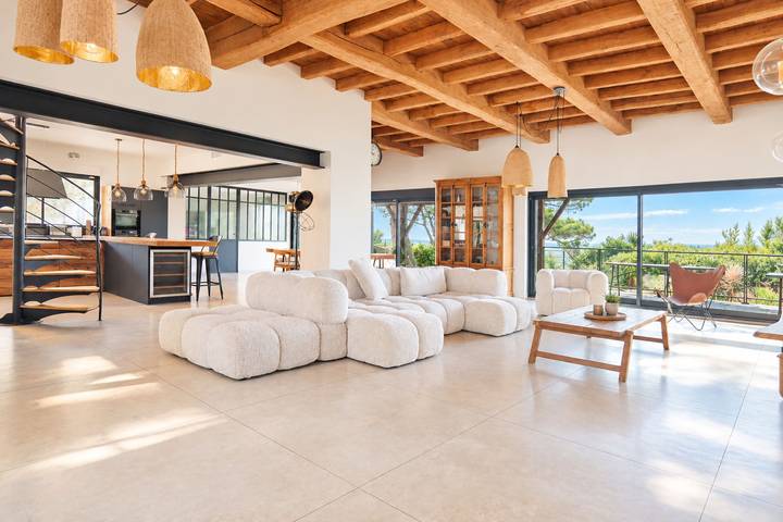 Villa pour 12 personnes, avec Terrasse ainsi que Jardin et Piscine à Sète