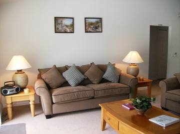 Glamping for 8 Guests in Four Corners, Lake County, Picture 3