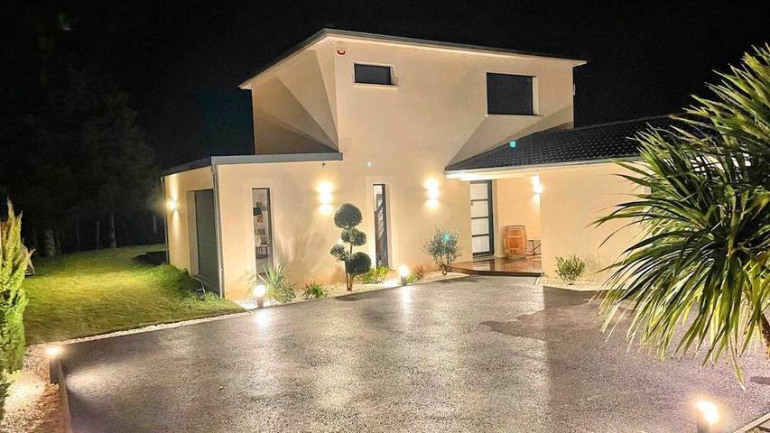 Location de vacances pour 11 personnes, avec Terrasse ainsi que Jardin et Piscine à Saint-Sulpice-la-Pointe - 3