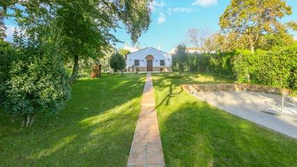 Casa de vacaciones para 5 personas, con piscina además de jardín y vistas en Sierra de Huelva