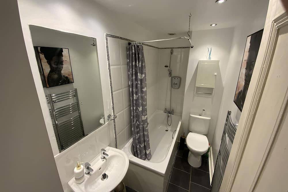 Entire apartment, Apartment - Sleeps2 - City Centre - Parking - Yard in Aberdeen, Aberdeenshire