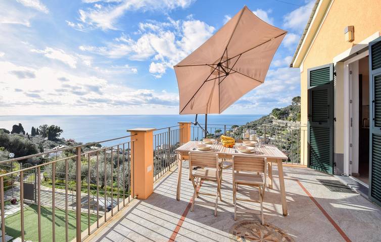 Ferienwohnung für 4 Personen, mit Terrasse und Garten in Recco