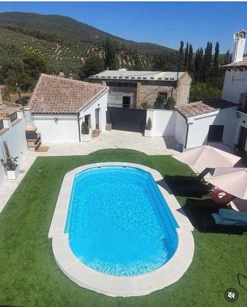 Apartamento de vacaciones para 11 personas, con vistas además de piscina y jardín, Se admiten mascotas en Sierra de Segura