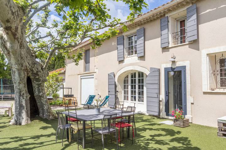Location de vacances pour 6 personnes, avec terrasse et jardin à Eyragues - 2