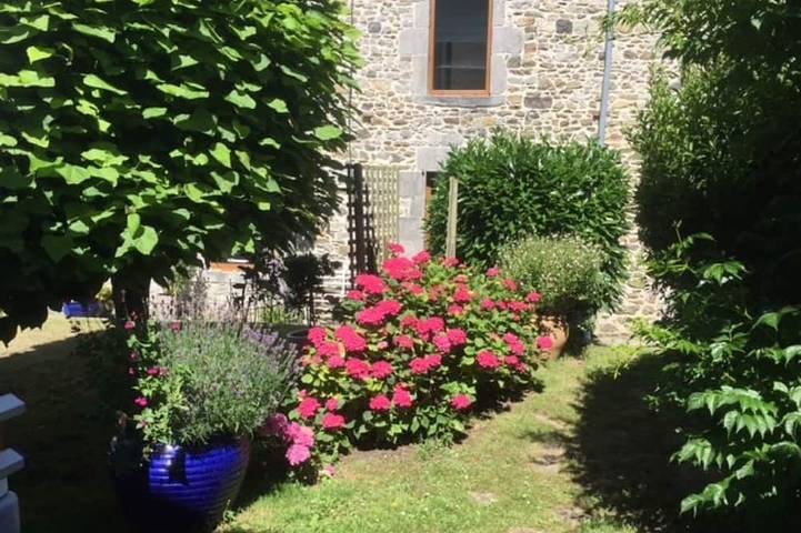 Location de vacances pour 4 personnes, avec jardin, animaux acceptés à Heugueville-sur-Sienne