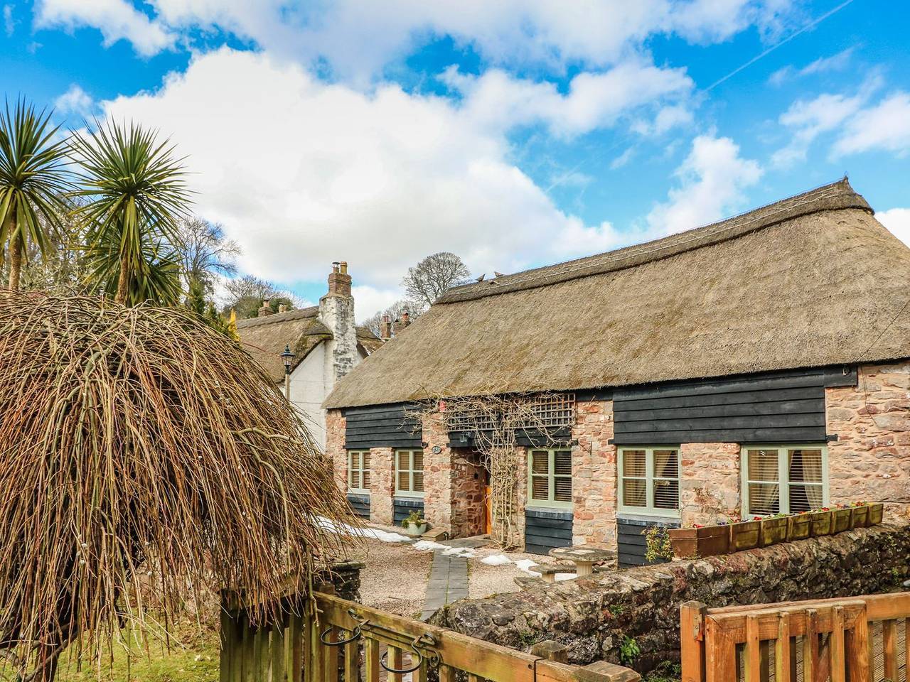 Meadow Thatch in Torquay, Torbay