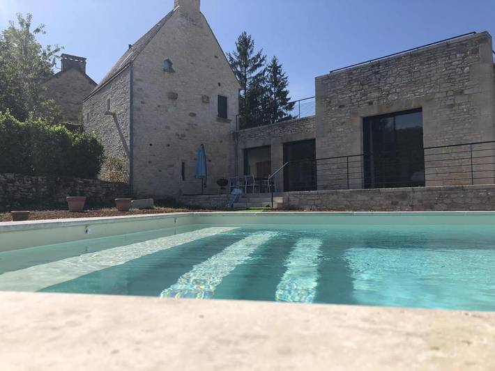 Location de vacances pour 6 personnes, avec Terrasse ainsi que Jardin et Piscine à La Cassagne