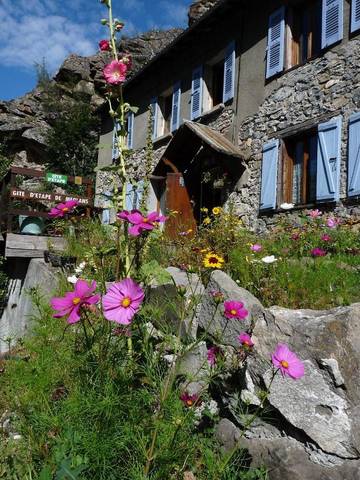 Maison d’hôte pour 4 personnes, avec terrasse et jardin, animaux acceptés à Méolans-Revel