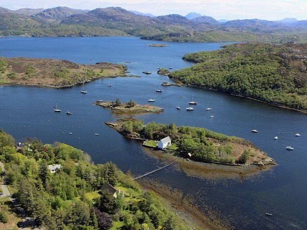 Vakantiewoning voor 2 personen, with Uitzicht op zee and Whirlpool as well as Terras and Tuin in de Highlands