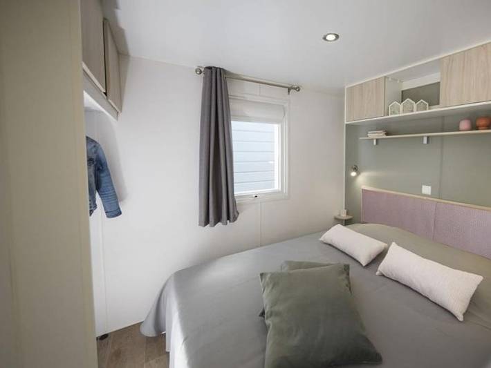 Camping Maïana Resort - Mobilhome 8 personnes - 3 chambres - Clim - Tv in La Grande-Motte, Côte méditerranéenne (France)