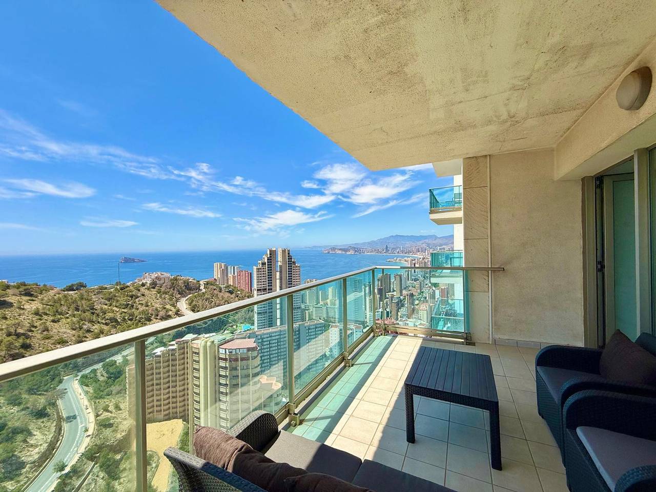 Geheel appartement, Modern apartment with mountain view - 4 guests in Benidorm, Costa Blanca