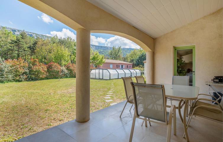 Location de vacances pour 6 personnes, avec terrasse et piscine à Plan-d'Aups-Sainte-Baume - 4