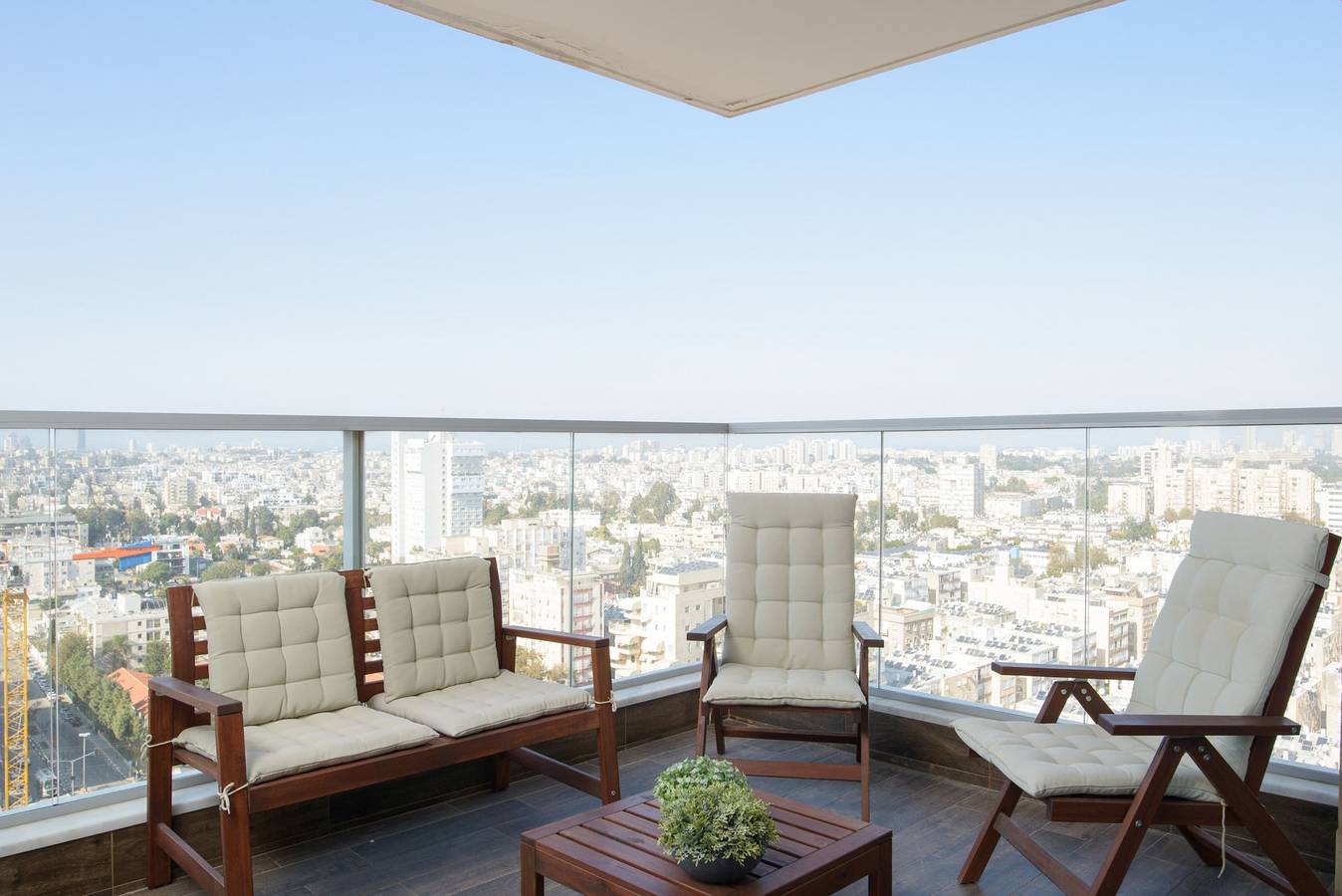 Apartamento entero, Mamad Deluxe Apt & Terrace with City Overview by Feelhome in Jolón, Distrito de Tel Aviv
