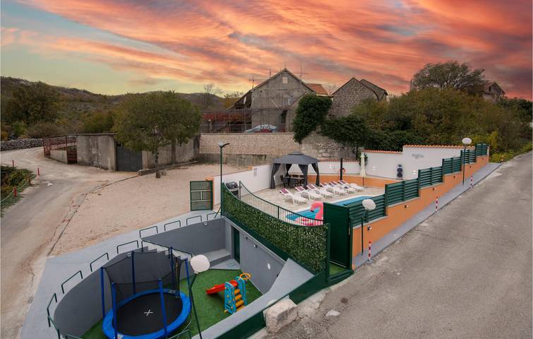 Ferienhaus für 8 Personen, mit Pool und Terrasse sowie Garten an der Makarska Riviera - 2