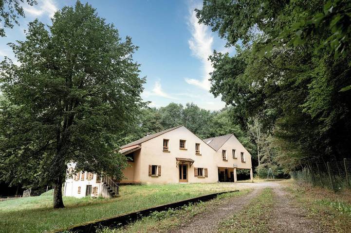 Location de vacances pour 63 personnes, avec jardin dans Saint-Augustin (Seine-et-Marne)