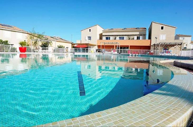 Maison de vacances pour 4 personnes, avec Terrasse ainsi que Jardin et Piscine à Latour-Bas-Elne
