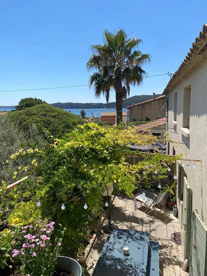 Casa de vacaciones para 7 personas, con vistas además de jardín y vistas al lago - 1