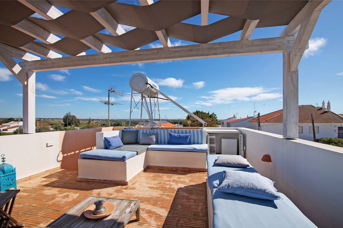 Ferienhaus 'Rooftop Retreat' mit Meerblick, Wi-Fi und Klimaanlage in Faro Distrikt