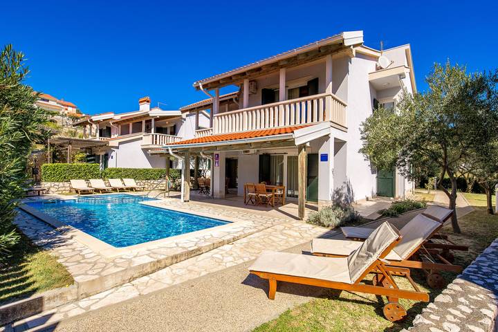 Ferienwohnung für 4 Personen, mit Balkon und Pool