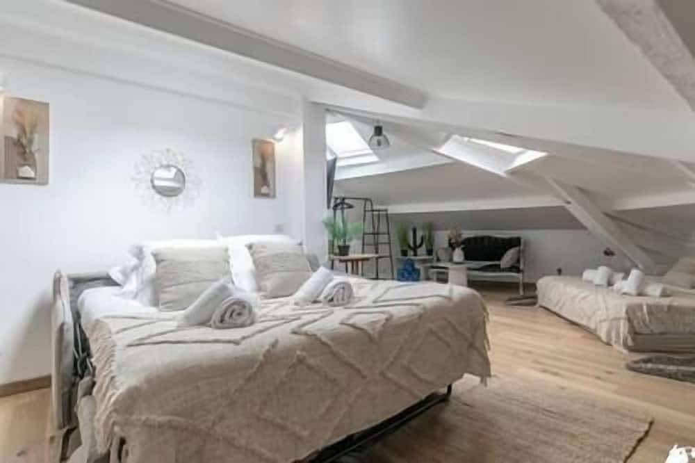 Entire apartment, Mba Splendide Appart-Montreuil 3-Proche Vincennes in Montreuil, Seine-Saint-Denis