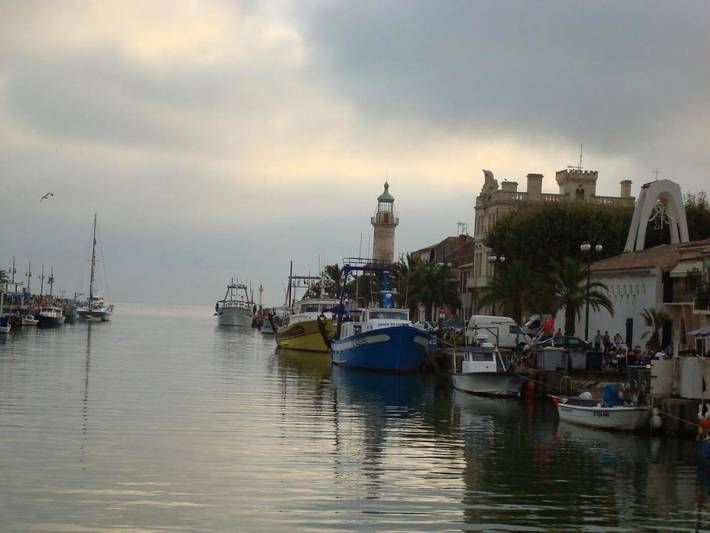 Gîte pour 5 personnes, avec vue et terrasse dans Le Vieux Phare Du Grau Du Roi - 2