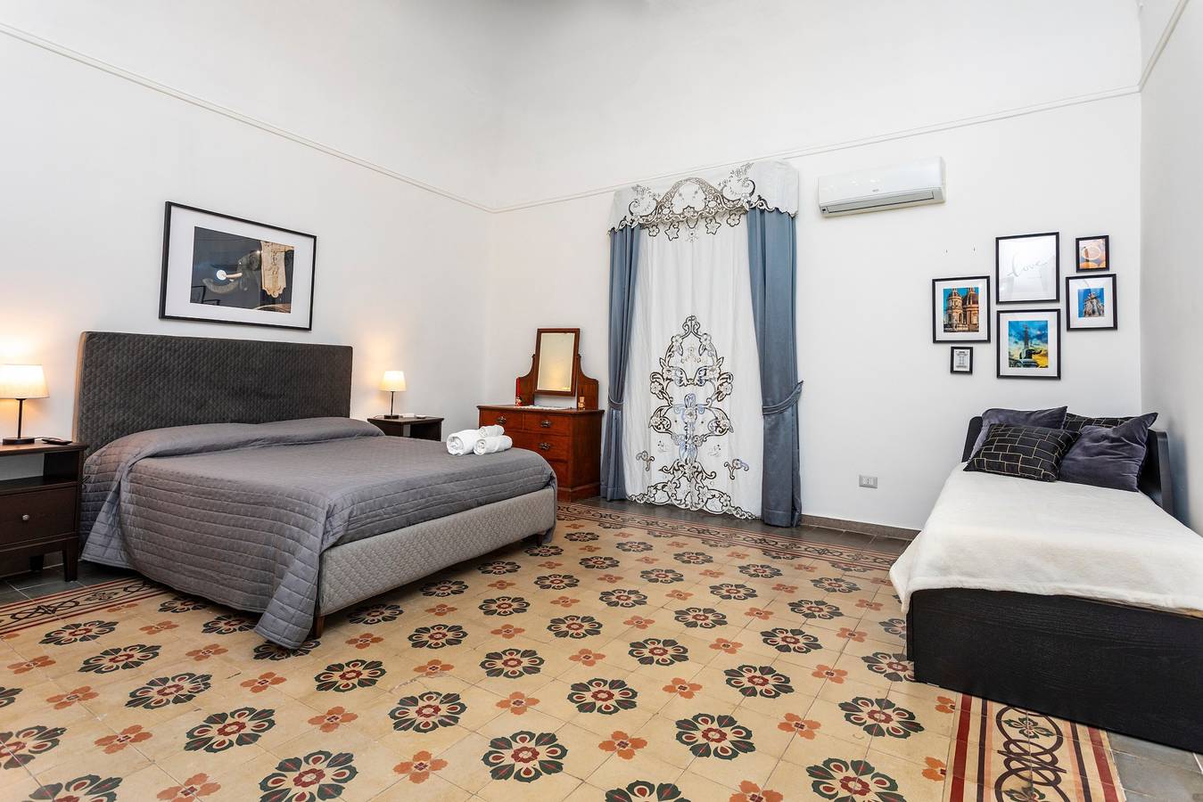 Appartement entier, Appartement 'Forti Luna' avec balcon, Wi-Fi et climatisation in Catane, Province de Catania