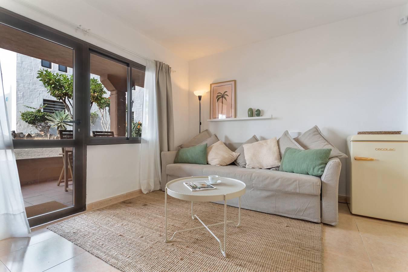 Ganze Wohnung, Ferienwohnung 'Casa Amanay Dunas' mit Gemeinschaftspool, privater Terrasse und Wlan in Corralejo, La Oliva