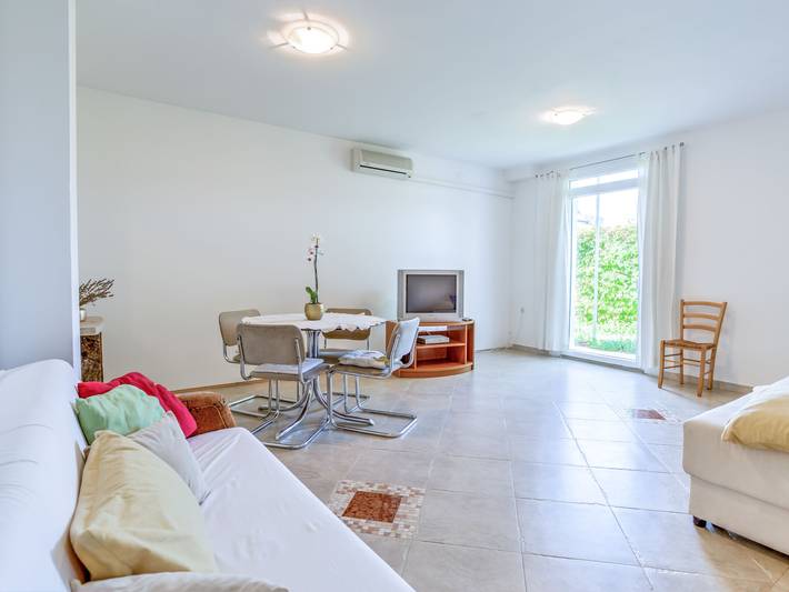 Ferienwohnung für 4 Personen, mit Garten und Terrasse in Umag - 2