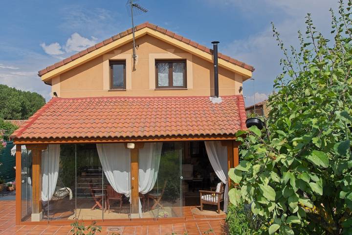 Casa rural para 5 personas, con Jardín en Onzonilla, Provincia de León