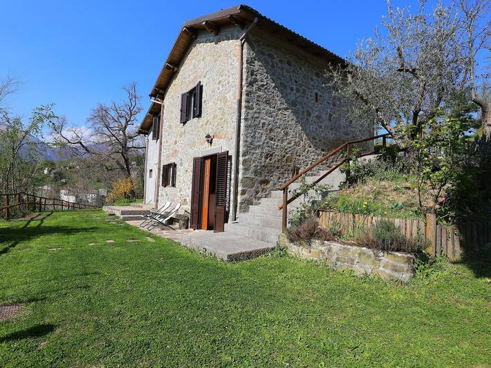 Agriturismo per 6 persone, con giardino, con animali domestici in Bagni di Lucca