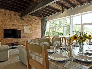 Log Cabin for 10 People in Lincolnshire, Midlands, Photo 4