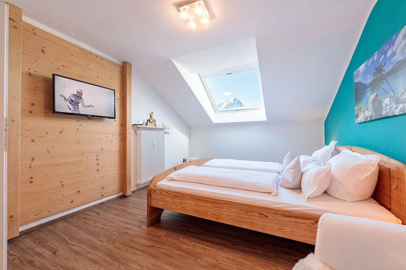 Entire apartment, Holiday Apartment “Bergglück” – A Mountain Getaway for Skiers and Hikers in Garmisch-Partenkirchen, Bavarian Alps