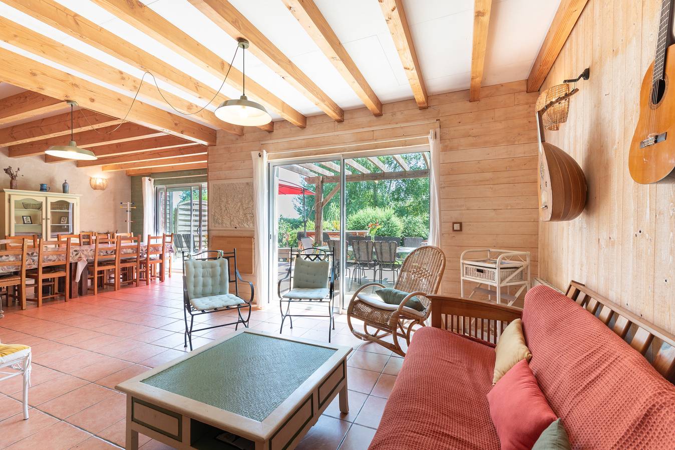 Ferienhaus 'La Buena Onda' mit Bergblick, privater Terrasse und eigenem Garten in Herrère, Béarn