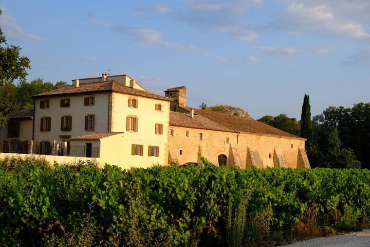 Maison d’hôte pour 6 personnes, avec Terrasse et Jardin ainsi que Piscine et Vue à Châteauneuf-du-Pape - 2