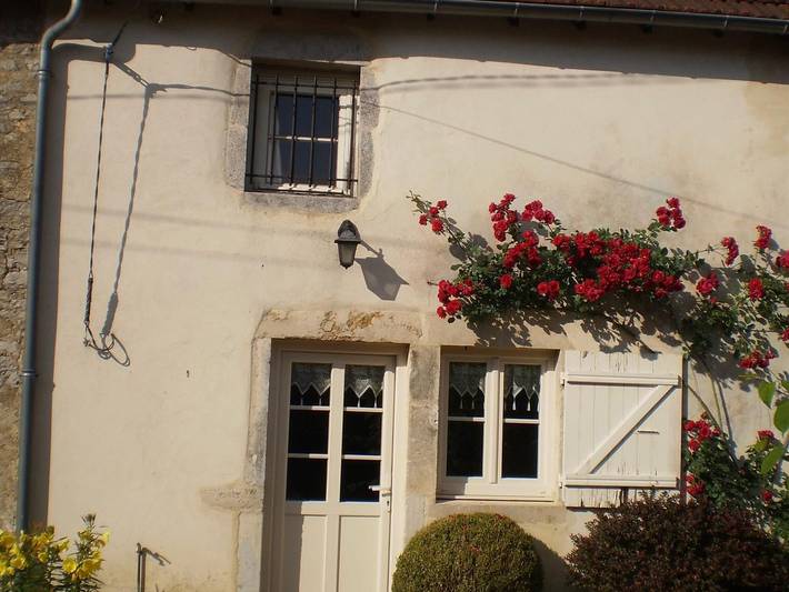 Charmantes Steinhaus in der Nähe von Weinbergen, privater Garten, Parkplatz in Montceau-et-Écharnant, Beaune und Umgebung