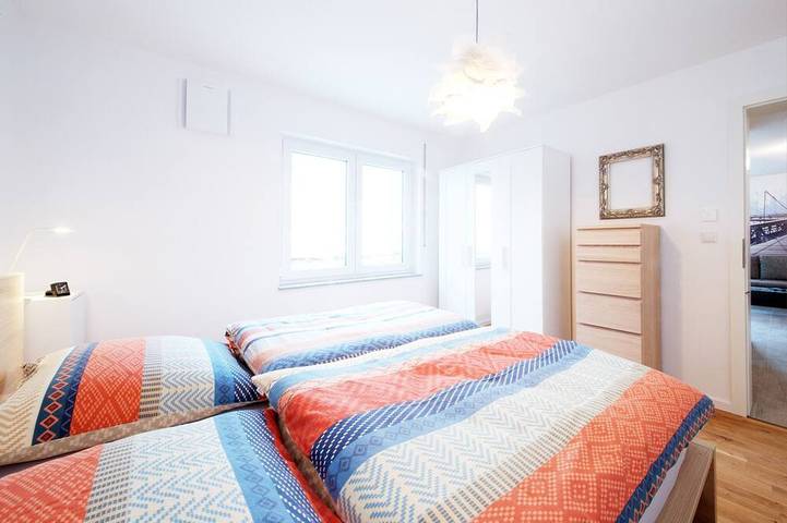 Ganze Wohnung, Moderne Ferienwohnung in Öhringen mit idealer Anbindung zur Autobahn in Öhringen, Hohenlohe