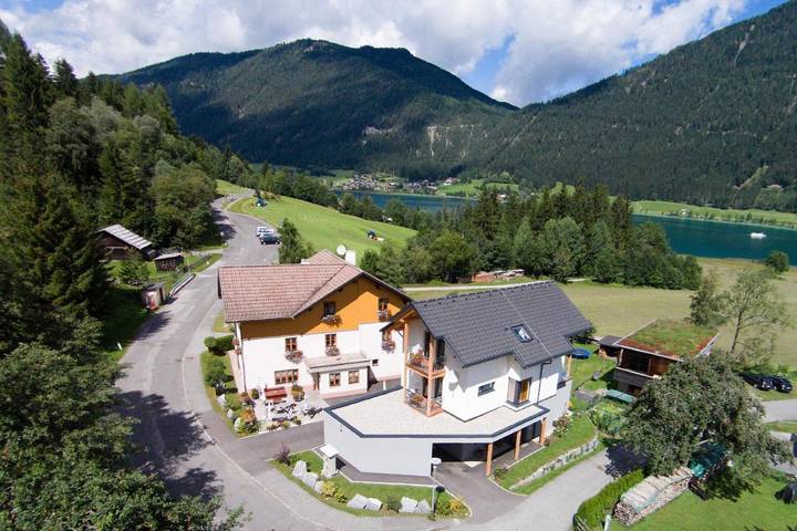 BnB für 3 Personen, mit Ausblick und Garten sowie Seeblick, mit Haustier am Weissensee