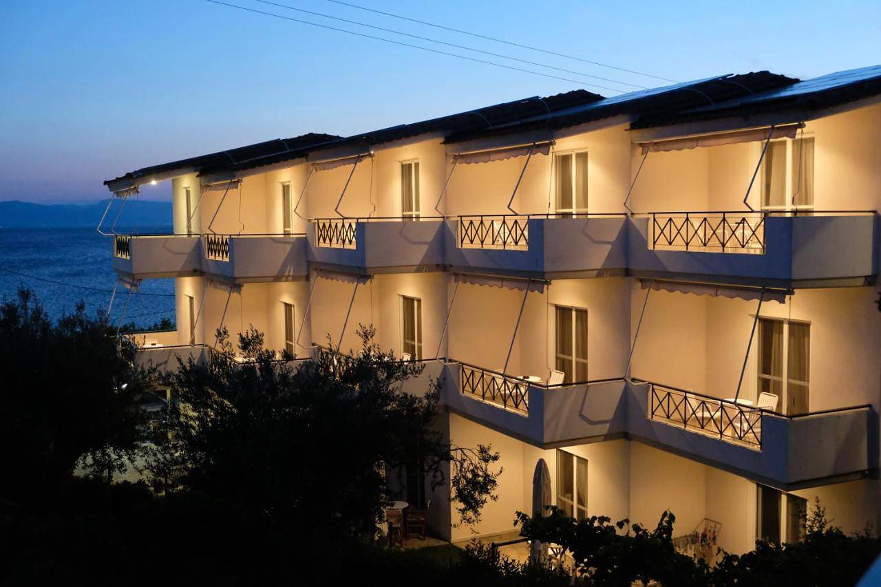 Lappas Rooms in Rovies, Eubée