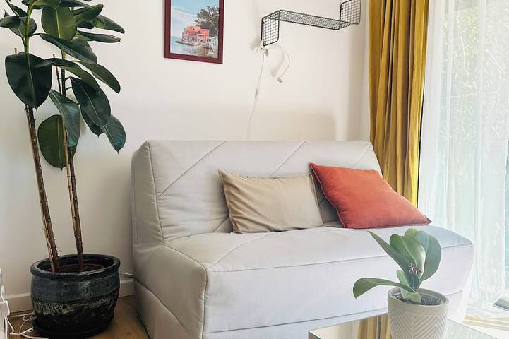Entire apartment, 4-Star Suite - Garden, Pool, Small Events Available in Solliès-Pont, Mediterranean Coast (France)