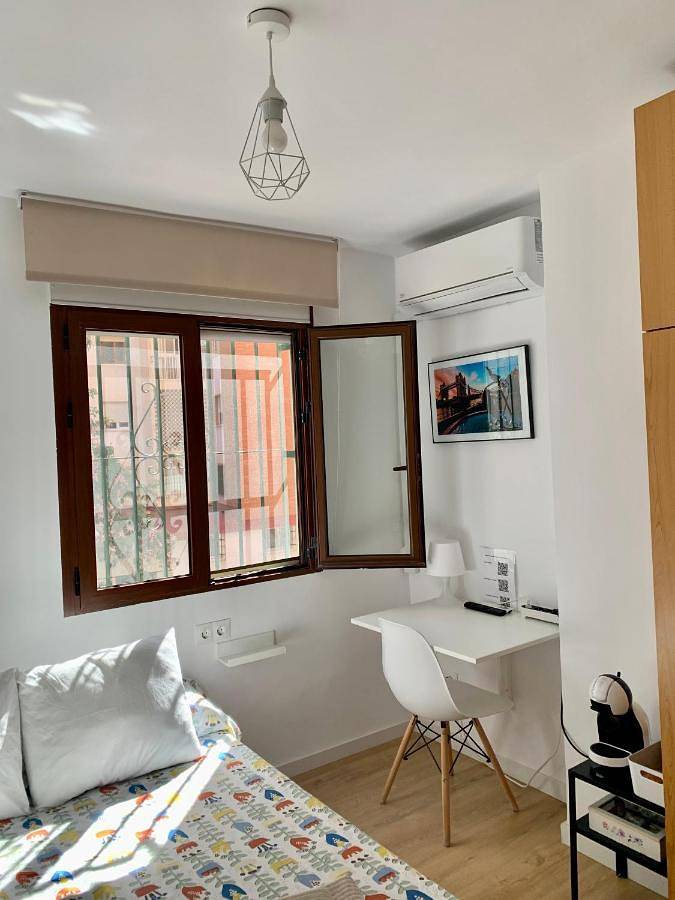 Double Room with Private Bathroom in Puerto de la Torre, Malaga