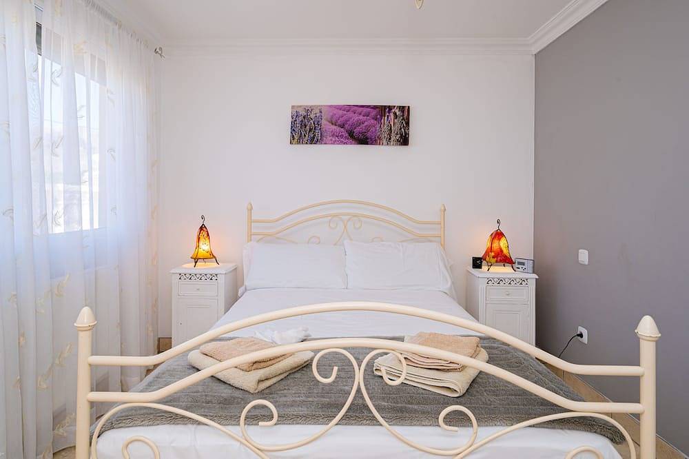 Una hermosa villa con piscina privada y jardines in Busot, Costa Blanca